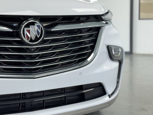 Used 2024 Buick Enclave Premium image 11