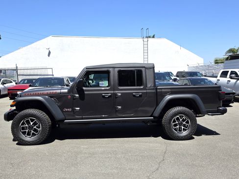New 2026 Jeep Gladiator Rubicon w/ Steel Power Dome Hood Package AWD/4WD image 2