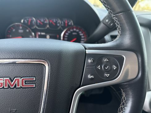 Used 2015 GMC Yukon SLE image 28