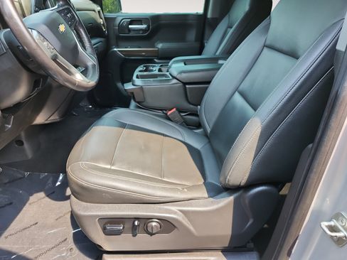 Used 2021 Chevrolet Silverado 1500 LT w/ Z71 Off-Road Package AWD/4WD image 11