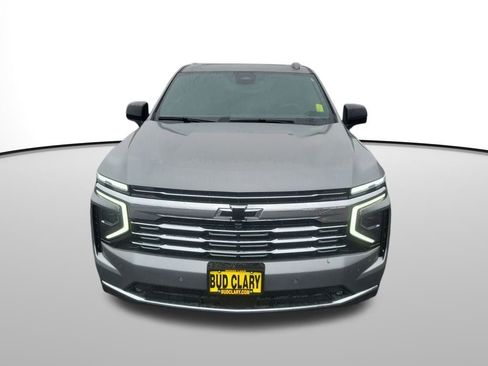 New 2025 Chevrolet Suburban Premier image 9
