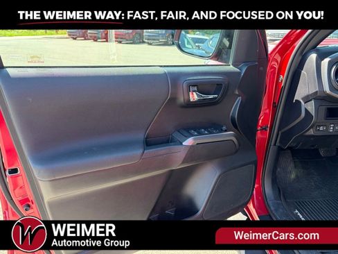 Used 2019 Toyota Tacoma TRD Sport w/ Four Season Floor Mat Package AWD/4WD image 23