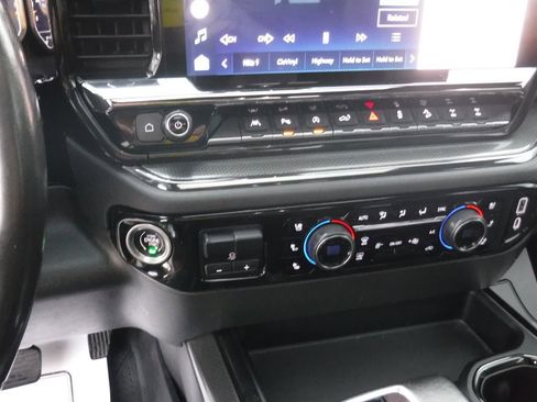 Used 2022 Chevrolet Silverado 1500 ZR2 w/ Technology Package image 26