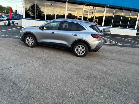 Used 2024 Ford Escape Active FWD image 19