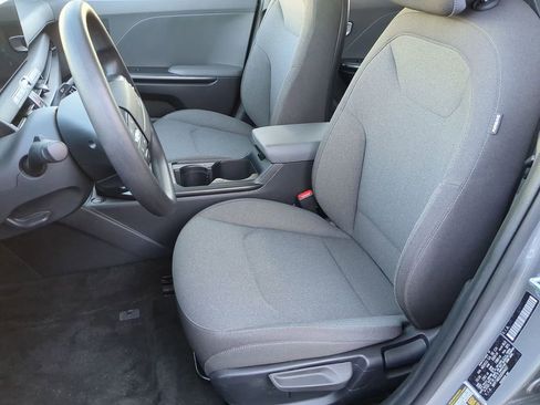 Used 2025 Kia K4 LXS image 23