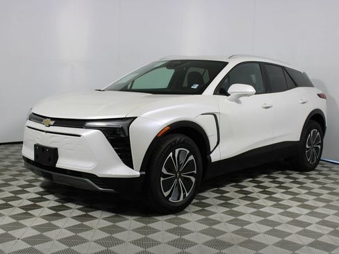 Used 2024 Chevrolet Blazer EV LT AWD/4WD image 31