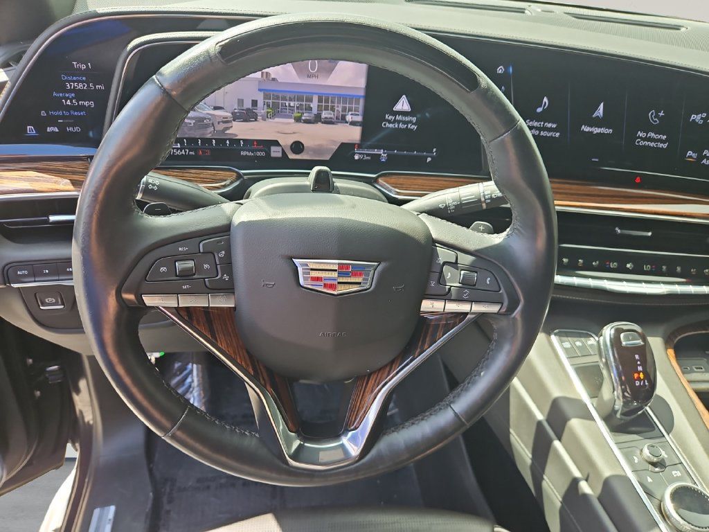 Used 2022 Cadillac Escalade ESV Premium Luxury AWD/4WD image 13