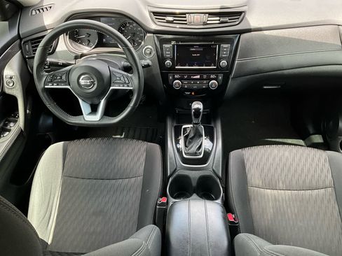 Used 2019 Nissan Rogue SV AWD/4WD image 11