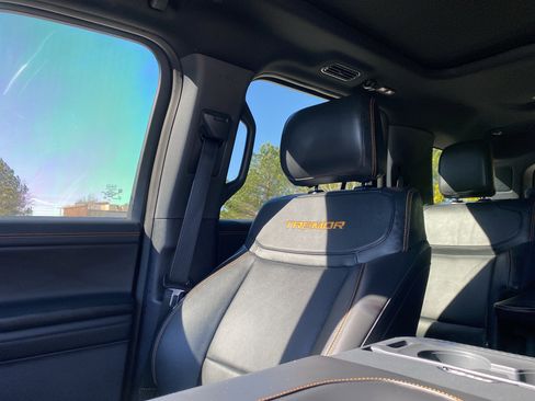 Used 2025 Ford Expedition Tremor image 21