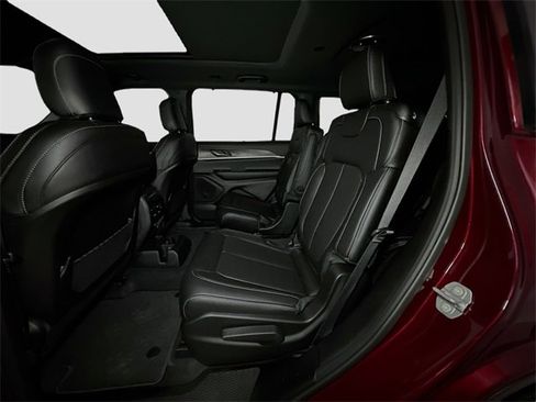 New 2025 Jeep Grand Cherokee L Limited image 15