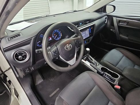 Used 2018 Toyota Corolla LE w/ LE Premium Package w/Moonroof FWD image 9