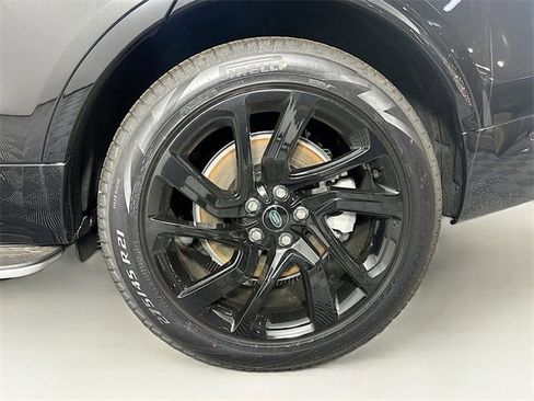 Used 2024 Land Rover Discovery Dynamic SE image 31