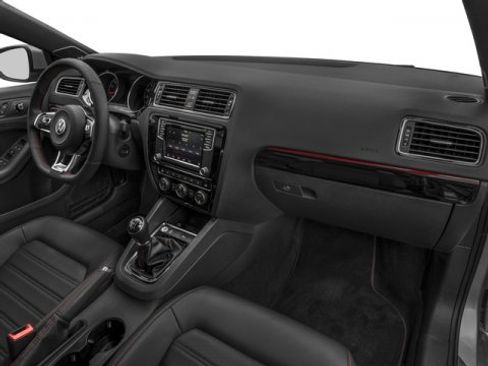 Used 2017 Volkswagen Jetta GLI image 16