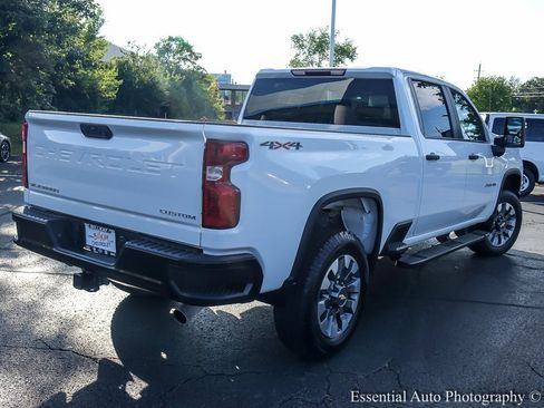 Used 2022 Chevrolet Silverado 2500 Custom w/ Custom Value Package image 12