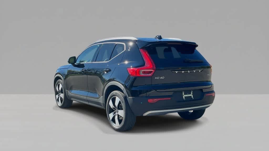 Used 2022 Volvo XC40 T5 Momentum w/ Premium Package AWD/4WD image 6