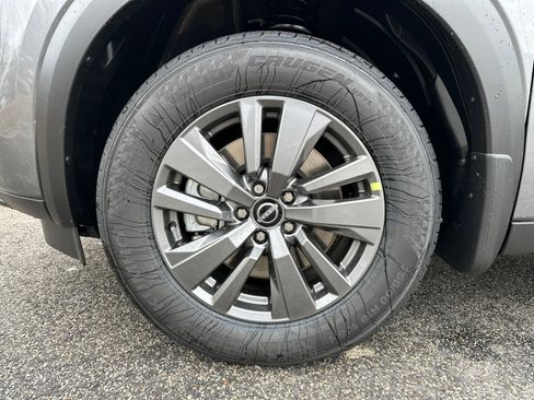 New 2025 Nissan Pathfinder SV w/ SV Premium Package image 11