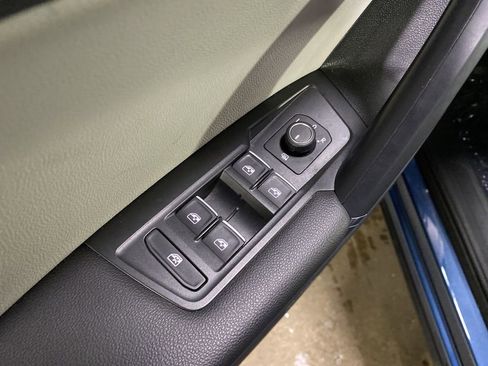 Used 2020 Volkswagen Tiguan SEL image 30