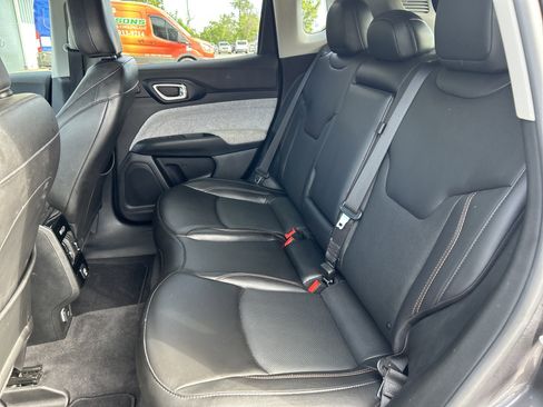 Used 2022 Jeep Compass Latitude w/ Sun and Sound Group AWD/4WD image 15