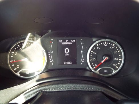 Used 2018 Jeep Renegade Latitude image 12