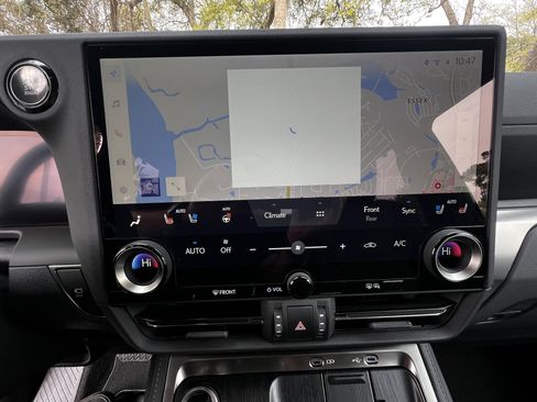 Certified 2025 Lexus GX 550 w/ Accessory Package (2T) image 23