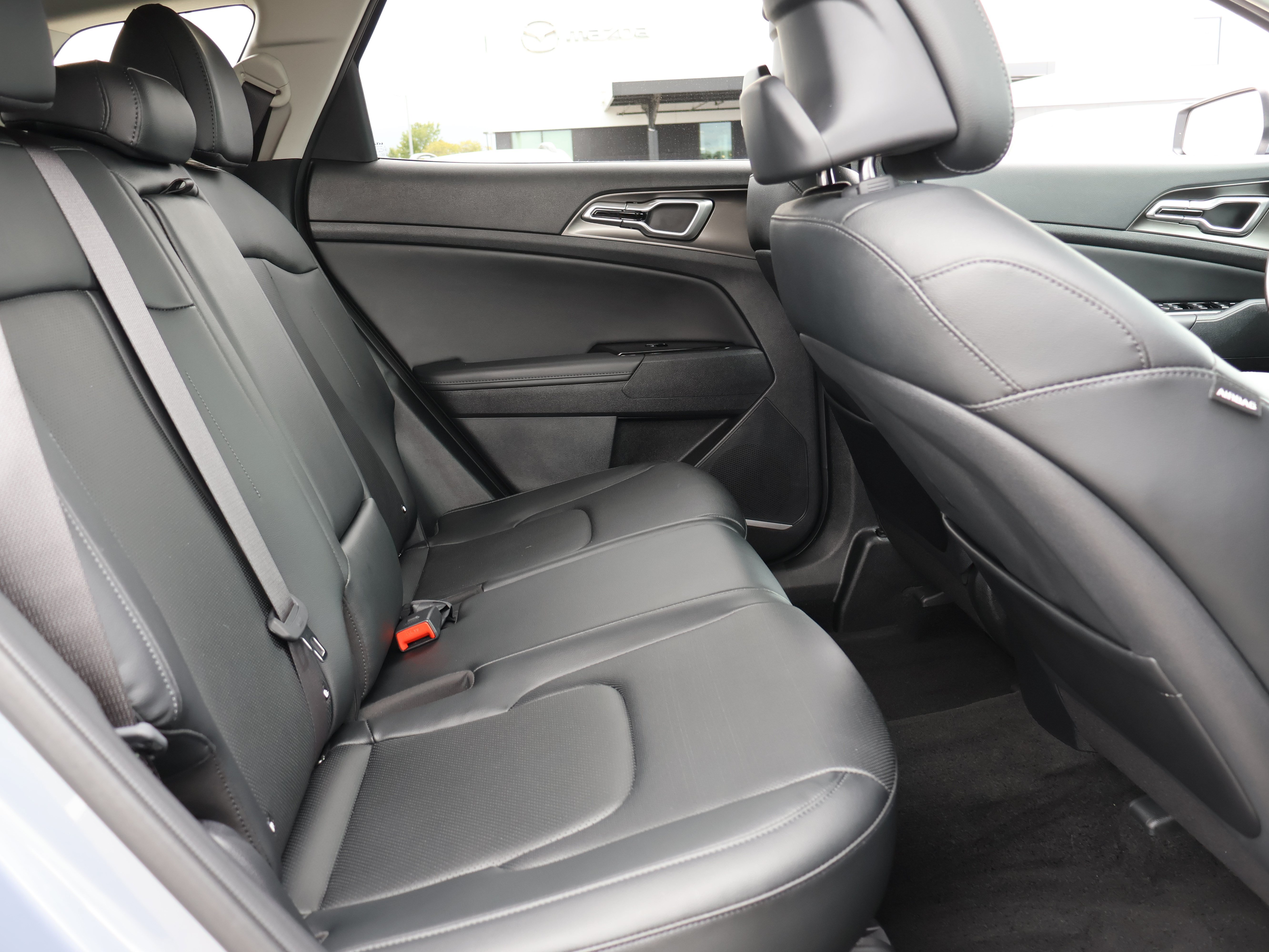 Used 2025 Kia Sportage EX AWD/4WD image 10