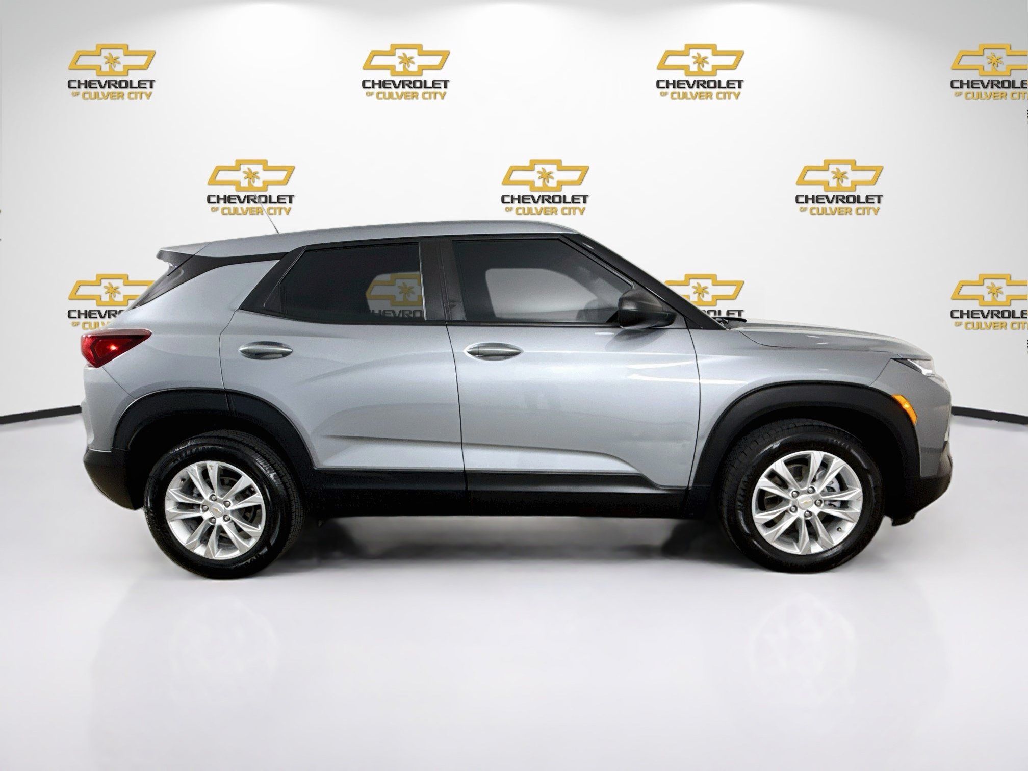 Used 2023 Chevrolet TrailBlazer LS FWD image 9