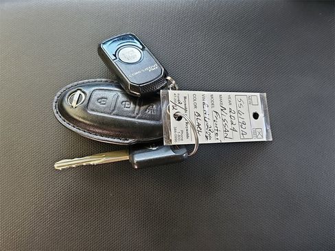 Used 2024 Nissan Frontier SV image 33