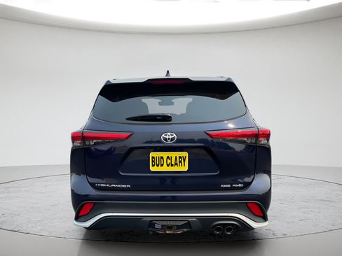 Used 2022 Toyota Highlander XSE AWD/4WD image 4