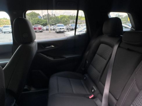 Used 2025 Chevrolet Equinox LT FWD image 31
