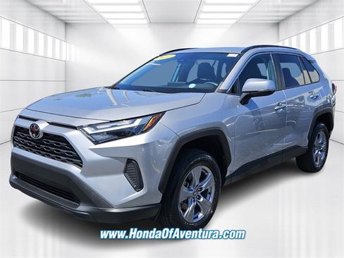 Used 2022 Toyota RAV4 XLE image 4