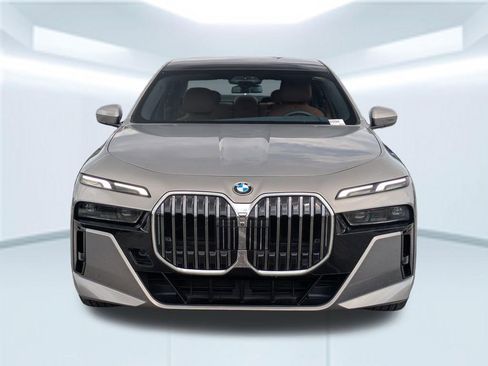 Used 2023 BMW 740i RWD image 8