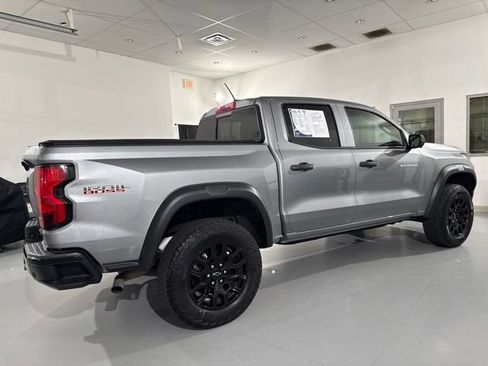 Used 2024 Chevrolet Colorado Trail Boss w/ Technology Package AWD/4WD image 11
