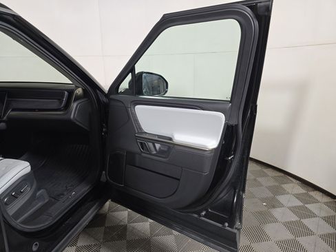 Used 2023 Rivian R1S Launch Edition image 18