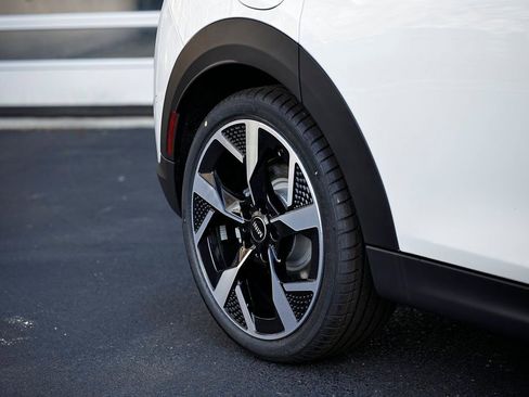 New 2026 MINI Cooper 4-Door Hardtop image 6