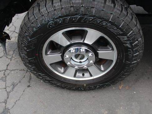 Used 2014 Ford F250 Lariat w/ Lariat Interior Package image 11