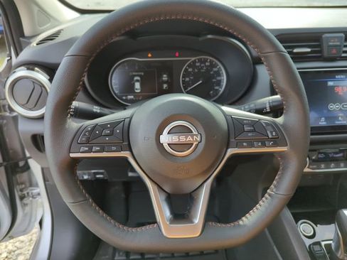 New 2025 Nissan Versa SR w/ Trunk Package FWD image 30