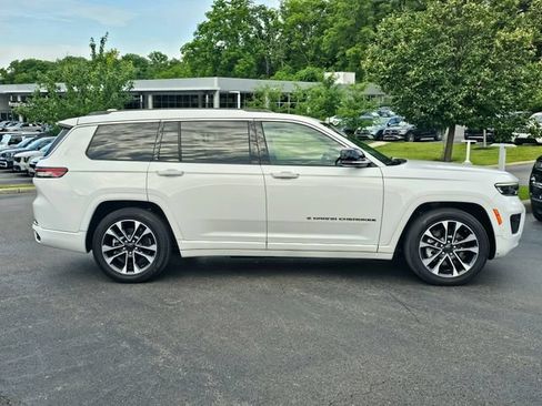 Used 2022 Jeep Grand Cherokee L Overland w/ Luxury Tech Group IV AWD/4WD image 6