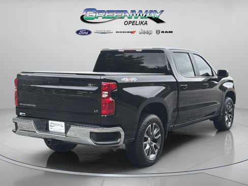 Used 2023 Chevrolet Silverado 1500 LT AWD/4WD image 3
