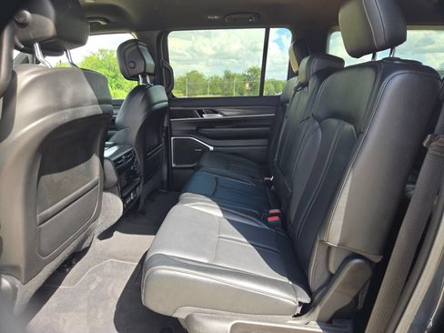 Used 2024 Jeep Wagoneer L Series II w/ Flexible Seating Group RWD image 13
