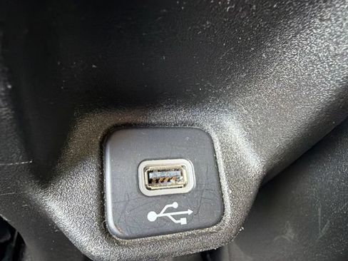 Used 2020 Jeep Renegade Latitude w/ Cold Weather Group AWD/4WD image 15