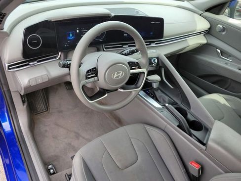 Used 2024 Hyundai Elantra SEL FWD image 8