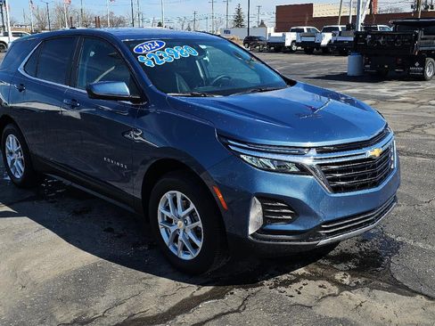 Used 2024 Chevrolet Equinox LT image 1
