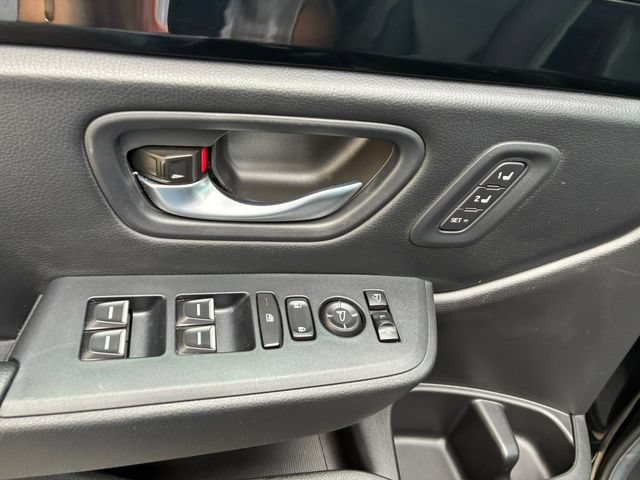 Used 2025 Honda Pilot TrailSport image 27