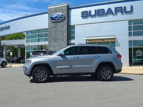 Used 2021 Jeep Grand Cherokee Limited w/ Luxury Group II RWD image 4
