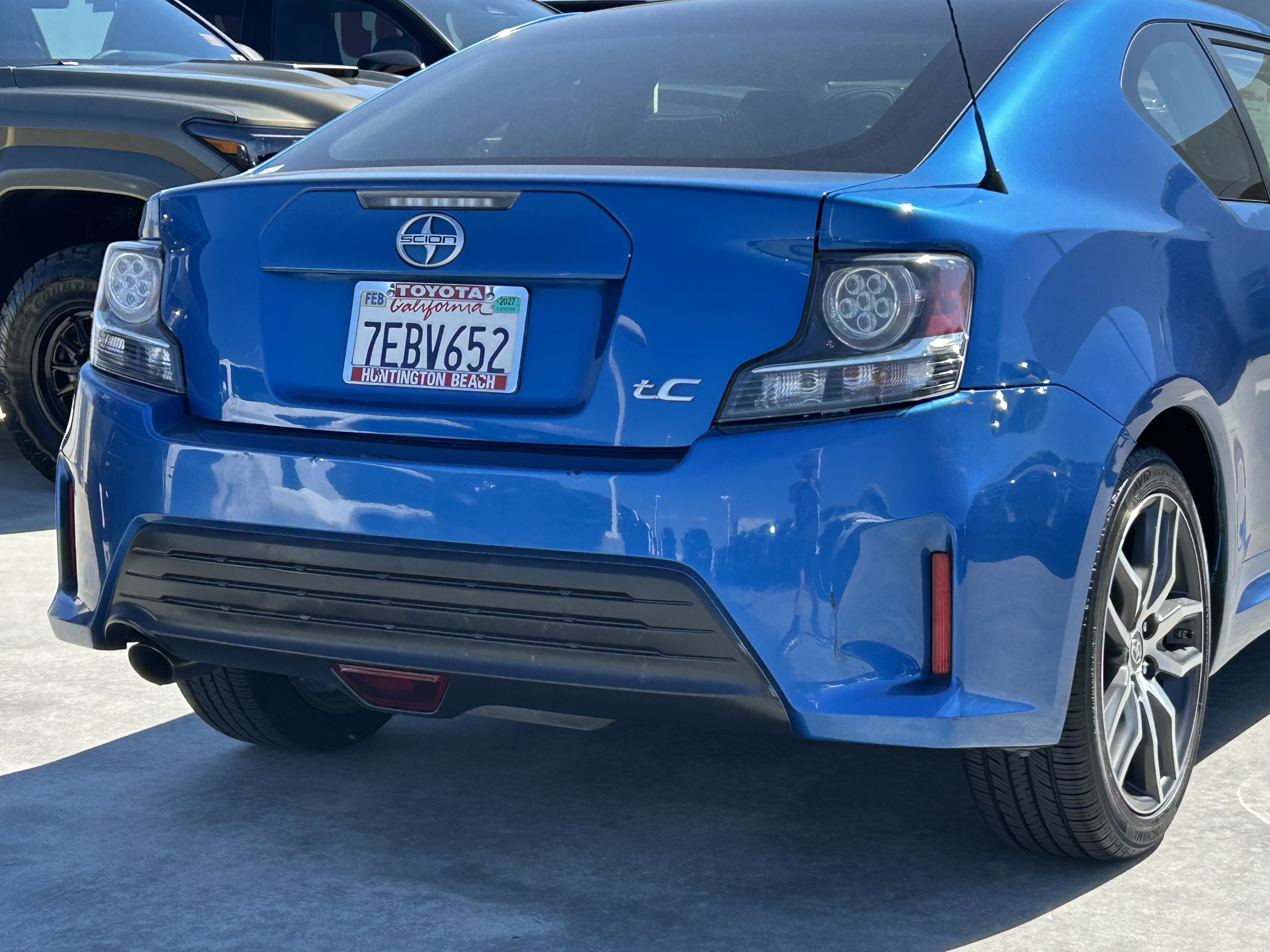Used 2014 Scion tC FWD image 4