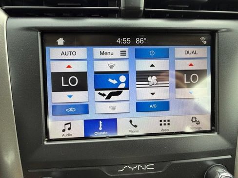 Used 2019 Ford Fusion SE FWD image 18