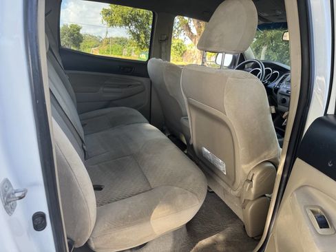 Used 2011 Toyota Tacoma PreRunner image 3