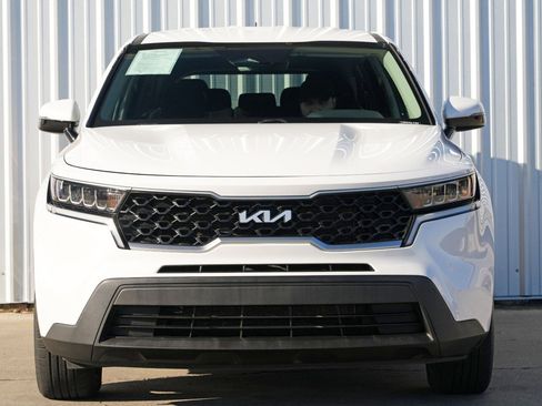Used 2022 Kia Sorento LX image 6