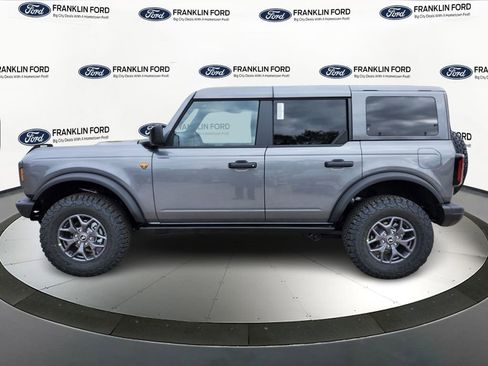 New 2025 Ford Bronco Badlands image 2