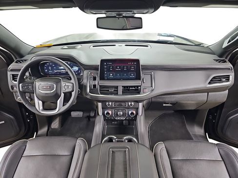 Certified 2023 GMC Yukon SLT w/ SLT Luxury Package image 11